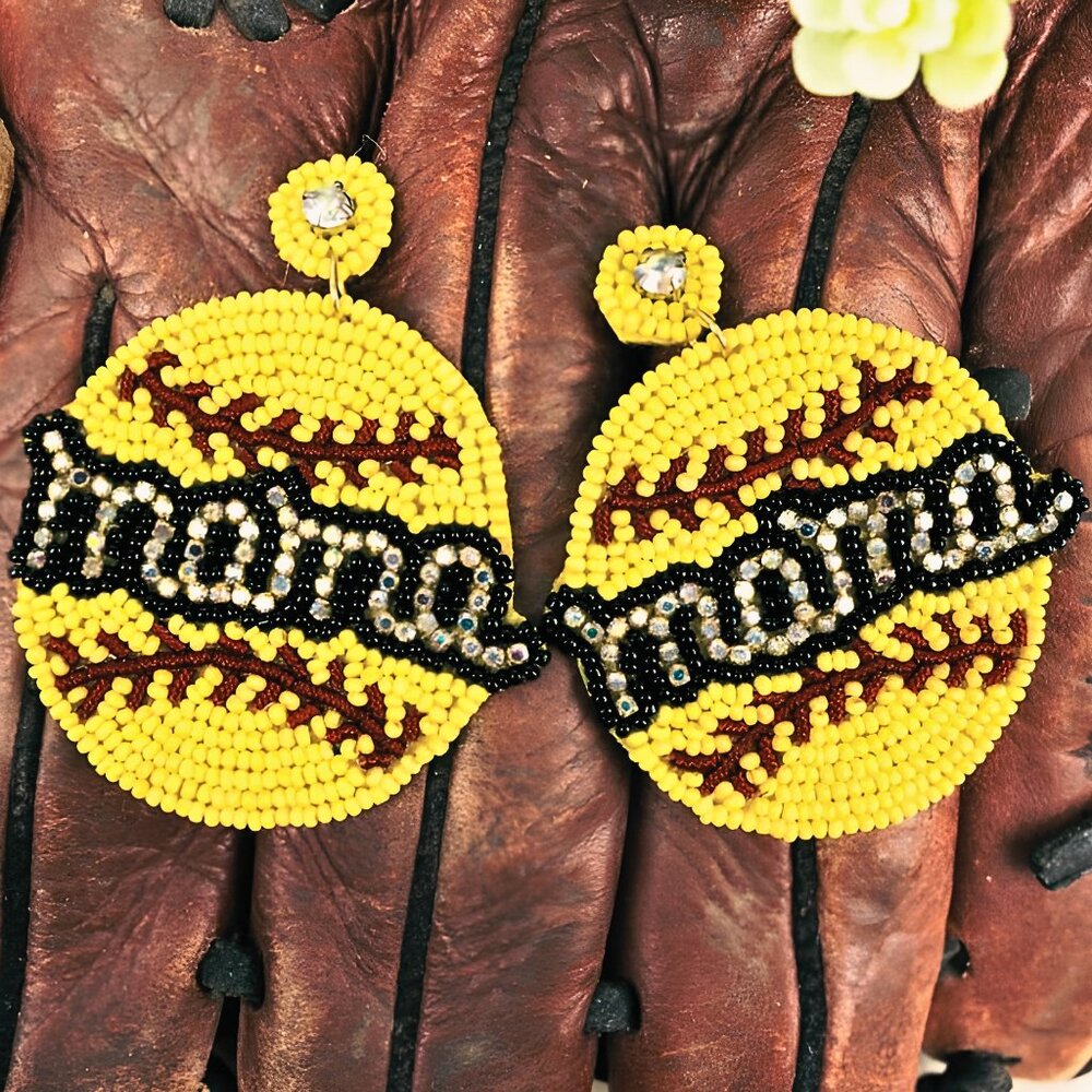 Softball MAMA Mom NEW Sporty Rhinestone Bling Seed Beaded Statement Earrings - Picture 4 of 4